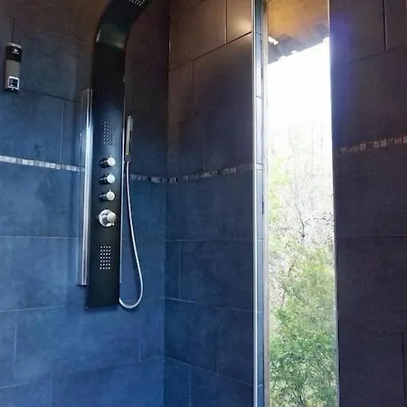 Bubble With Wooden Frame Apartman