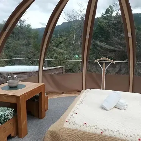 Apartman Bubble With Wooden Frame Champfromier